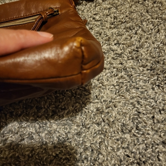 Stone & CO smoking mountain bucket cross body in the color Cognac - Picture 8 of 14